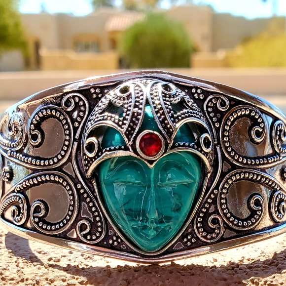 New Carved Goddess Face Garnet 925 Silver Bracelet. - Picture 3 of 12